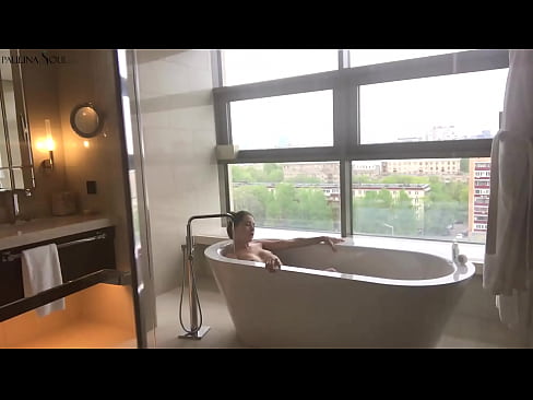❤️ Величезна красуня пристрасно дрочує свою кицьку у ванній ❤️❌ Порно у нас ❌️❤