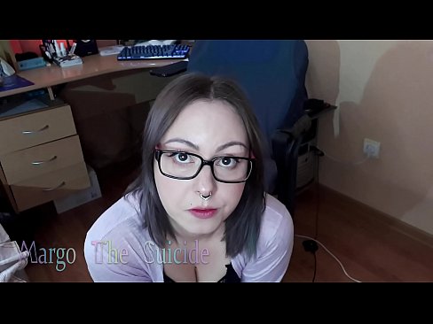 ❤️ Сексуальна дівчина в окулярах глибоко відсмоктує дилдо на камеру ❤️❌ Порно у нас ❌️❤