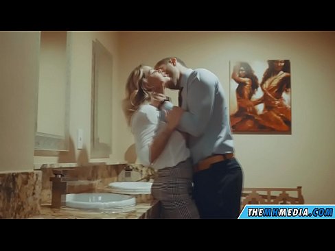 ❤️ Коли грудаста блондинка спокушає вас у громадському туалеті ❤️❌ Порно у нас ❌️❤